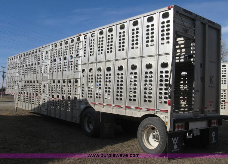 image for item J2945 2010 Wilson Silver Star PSDCL-402 cattle pot trailer
