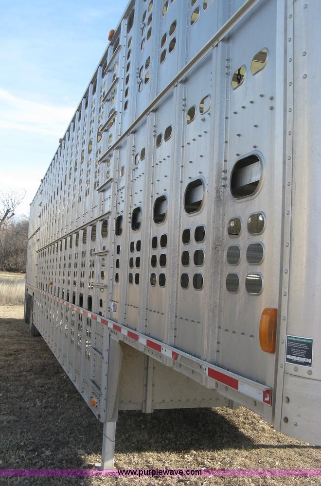 image for item J2945 2010 Wilson Silver Star PSDCL-402 cattle pot trailer