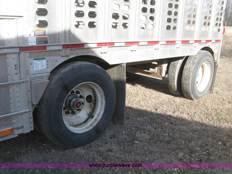 image for item J2945 2010 Wilson Silver Star PSDCL-402 cattle pot trailer