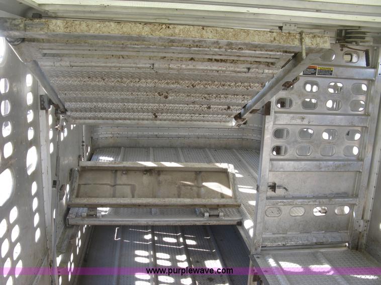 image for item J2945 2010 Wilson Silver Star PSDCL-402 cattle pot trailer