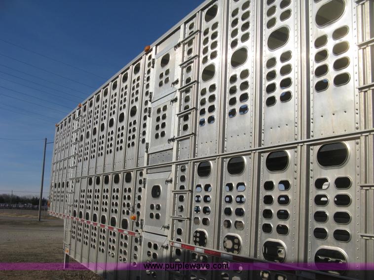 image for item J2945 2010 Wilson Silver Star PSDCL-402 cattle pot trailer