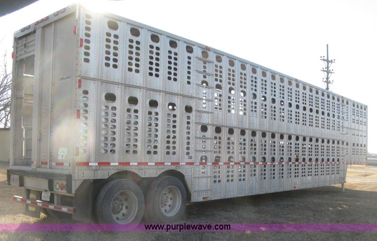 image for item J2946 2002 Wilson Silver Star PSDCL-302 cattle pot trailer