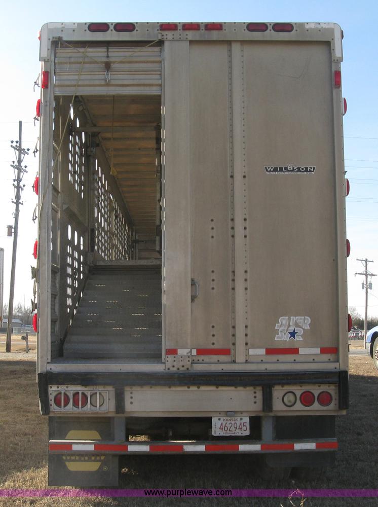 image for item J2946 2002 Wilson Silver Star PSDCL-302 cattle pot trailer