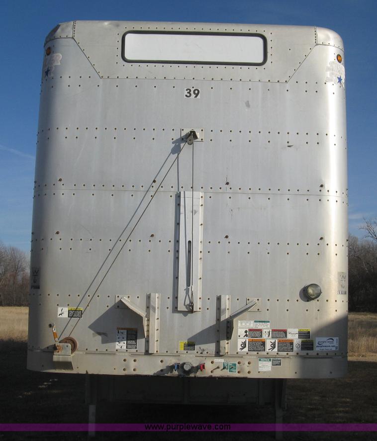 image for item J2946 2002 Wilson Silver Star PSDCL-302 cattle pot trailer