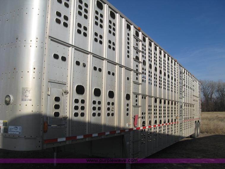 image for item J2946 2002 Wilson Silver Star PSDCL-302 cattle pot trailer