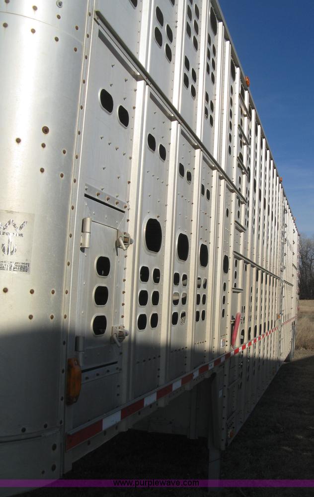 image for item J2946 2002 Wilson Silver Star PSDCL-302 cattle pot trailer