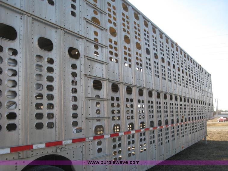 image for item J2946 2002 Wilson Silver Star PSDCL-302 cattle pot trailer