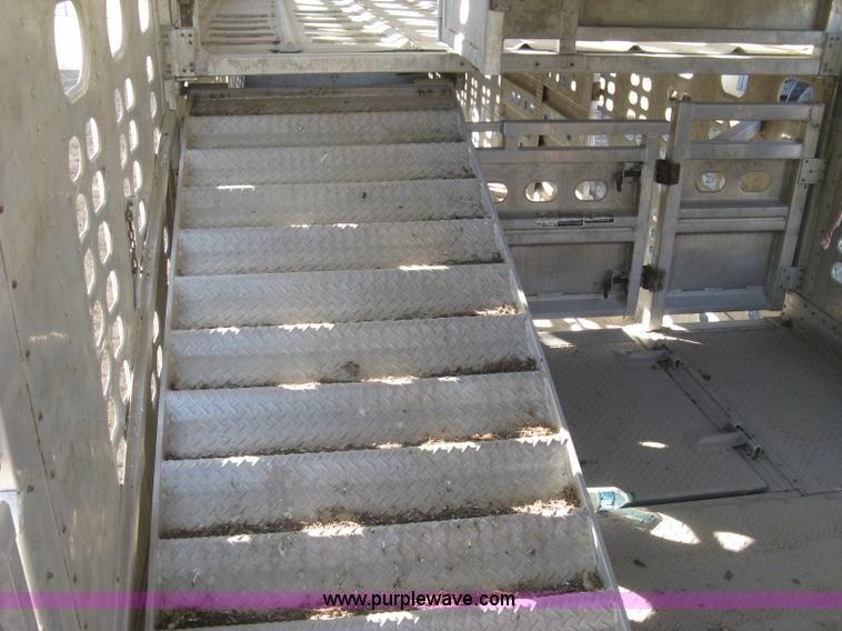 image for item J2946 2002 Wilson Silver Star PSDCL-302 cattle pot trailer