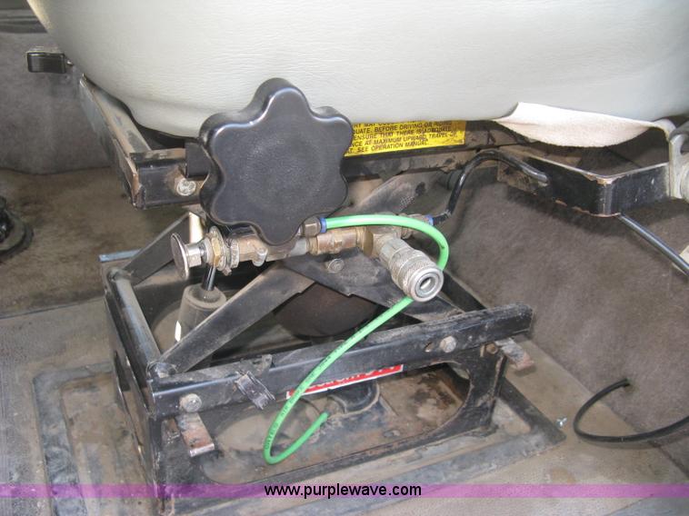 image for item J2947 1993 International Eagle 9400 semi truck