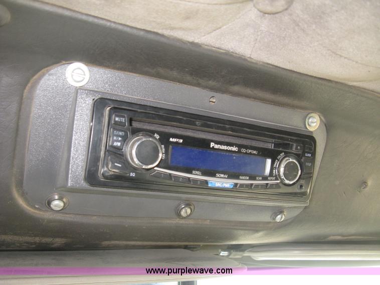 image for item J2947 1993 International Eagle 9400 semi truck