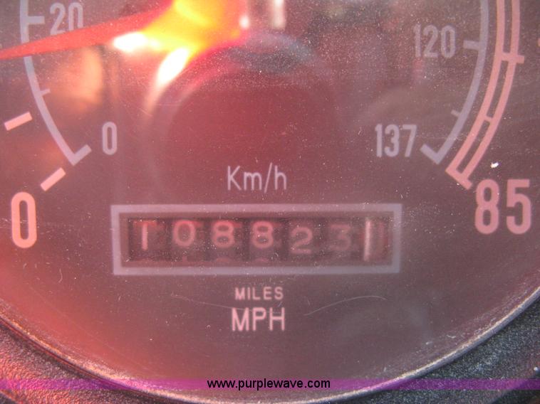 image for item J2947 1993 International Eagle 9400 semi truck