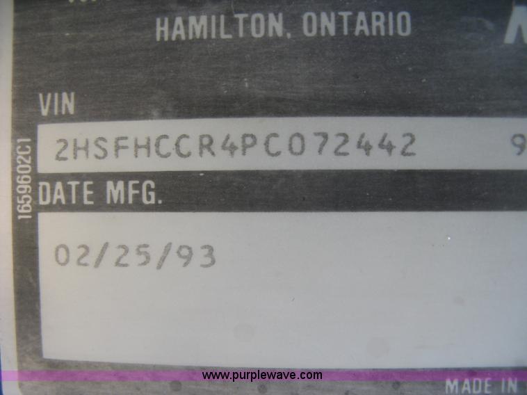 image for item J2947 1993 International Eagle 9400 semi truck