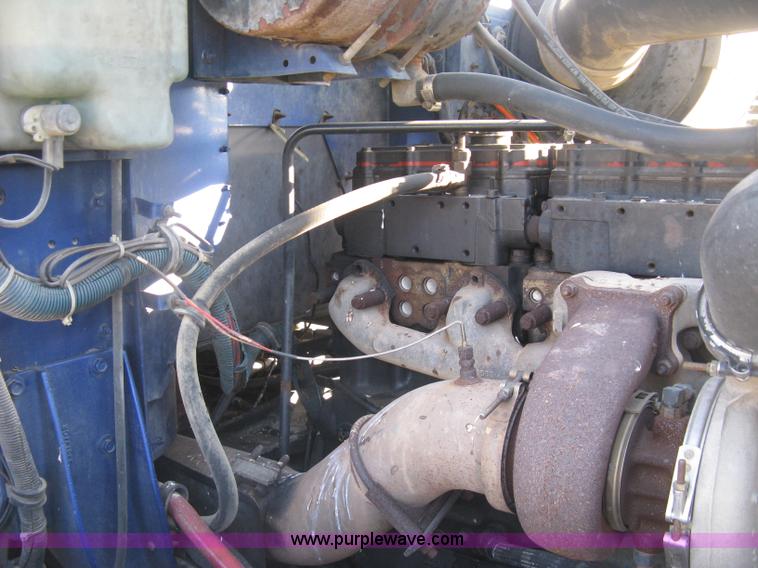 image for item J2947 1993 International Eagle 9400 semi truck