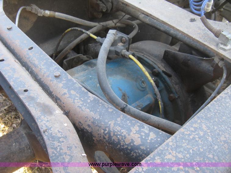 image for item J2947 1993 International Eagle 9400 semi truck