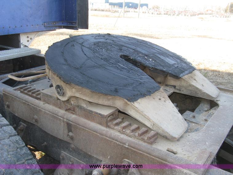 image for item J2947 1993 International Eagle 9400 semi truck