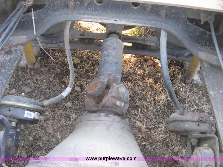 image for item J2947 1993 International Eagle 9400 semi truck