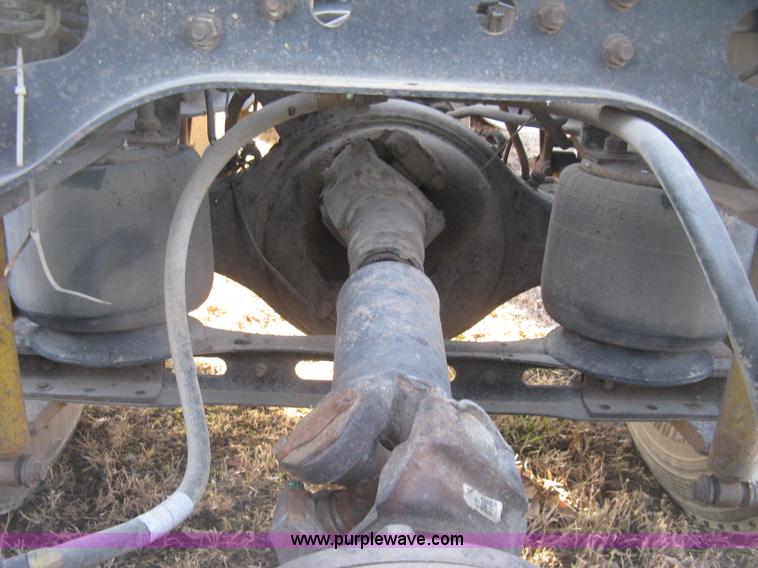 image for item J2947 1993 International Eagle 9400 semi truck