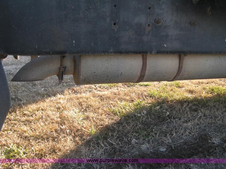 image for item J2947 1993 International Eagle 9400 semi truck