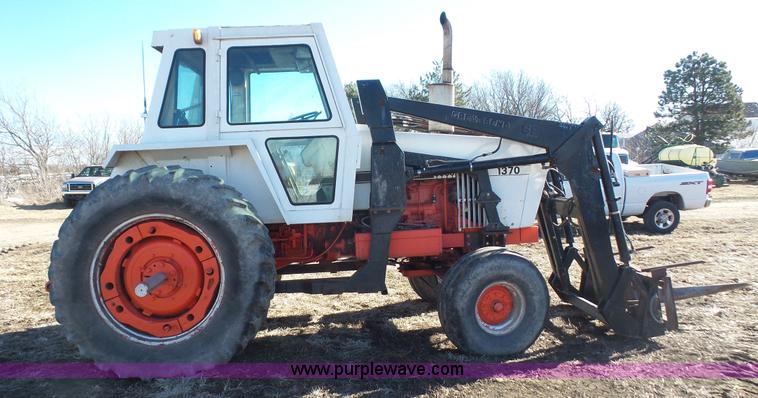 image for item J4511 1973 Case 1370 tractor