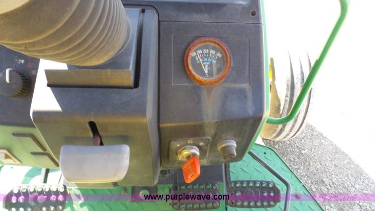 image for item J4519 1995 John Deere 6300 tractor