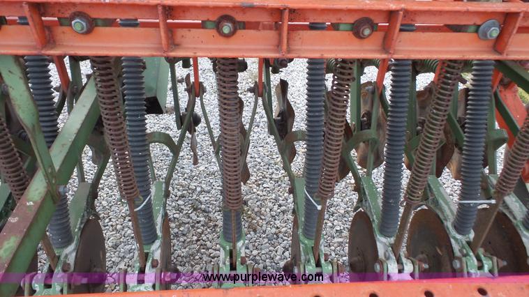 image for item J4668 Tye 104-4477 no-till grain drill