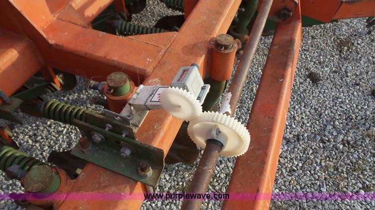 image for item J4668 Tye 104-4477 no-till grain drill