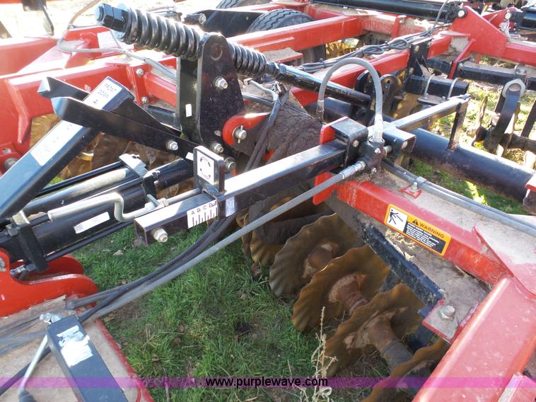 image for item J7318 Case IH 330 vertical tillage