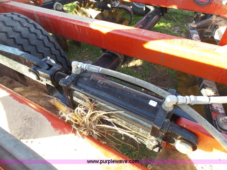 image for item J7318 Case IH 330 vertical tillage
