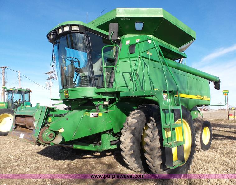 image for item J7319 2003 John Deere 9750 STS combine