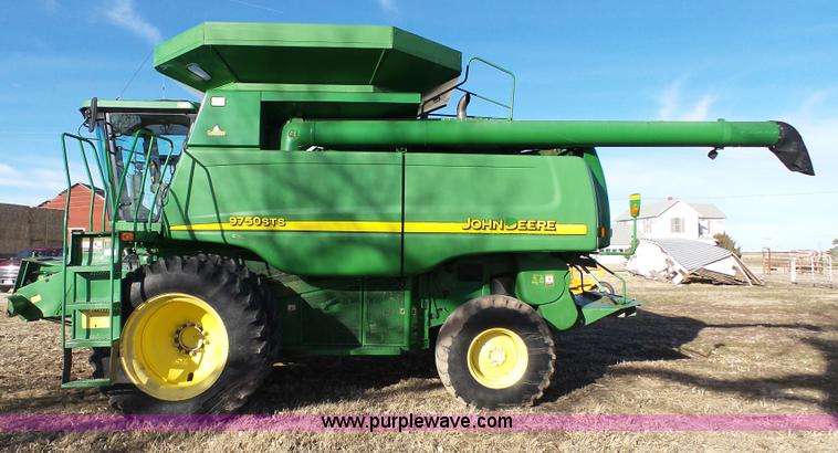 image for item J7319 2003 John Deere 9750 STS combine