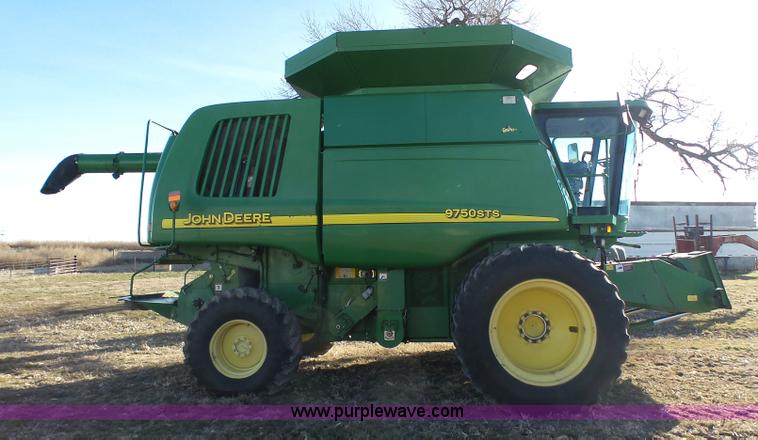 image for item J7319 2003 John Deere 9750 STS combine