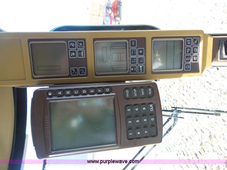 image for item J7319 2003 John Deere 9750 STS combine