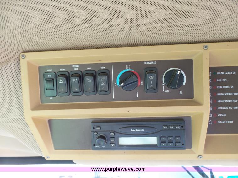 image for item J7319 2003 John Deere 9750 STS combine