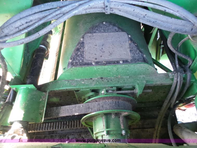 image for item J7319 2003 John Deere 9750 STS combine