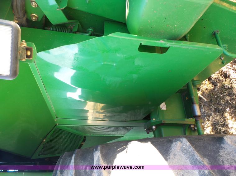 image for item J7319 2003 John Deere 9750 STS combine