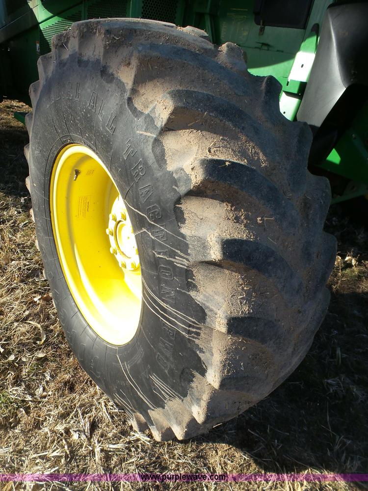 image for item J7319 2003 John Deere 9750 STS combine