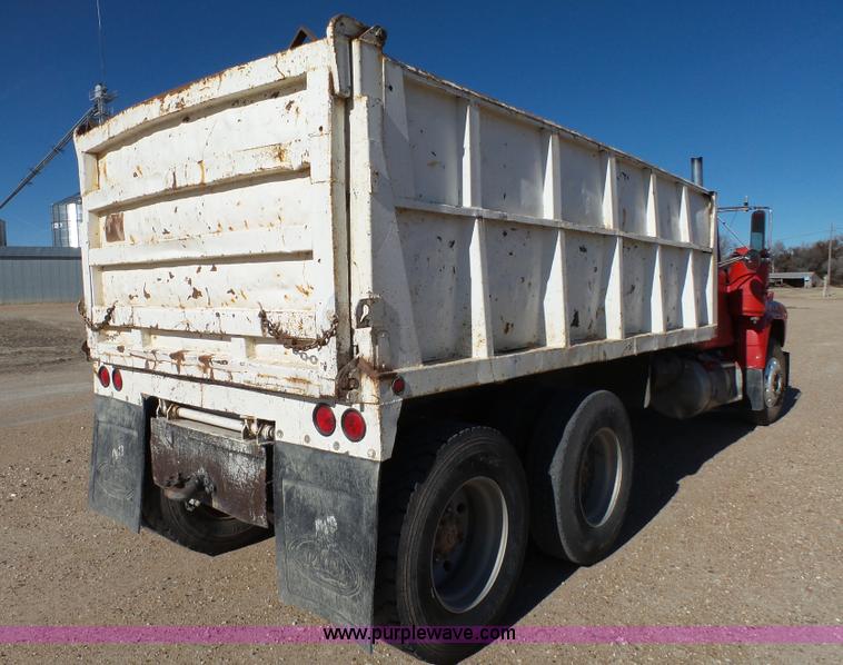 image for item J7327 1969 Mack R685 dump truck