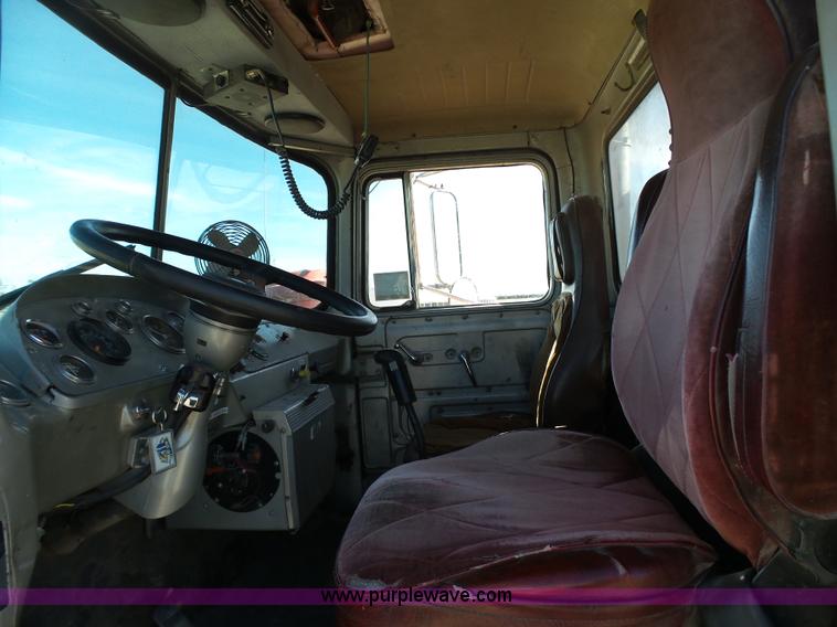 image for item J7327 1969 Mack R685 dump truck