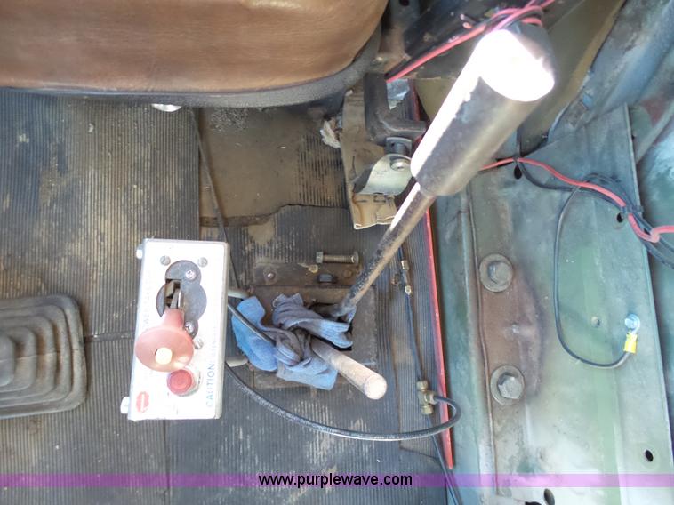 image for item J7327 1969 Mack R685 dump truck