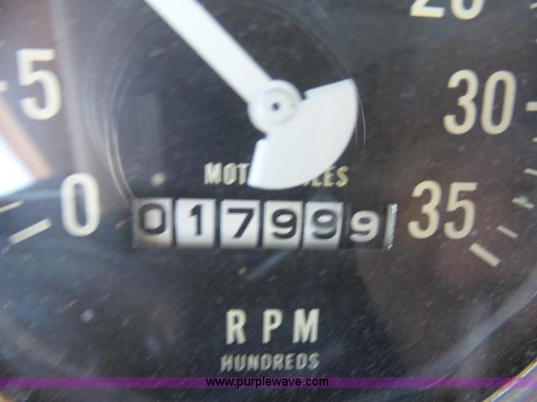 image for item J7327 1969 Mack R685 dump truck