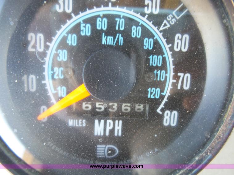 image for item J7327 1969 Mack R685 dump truck