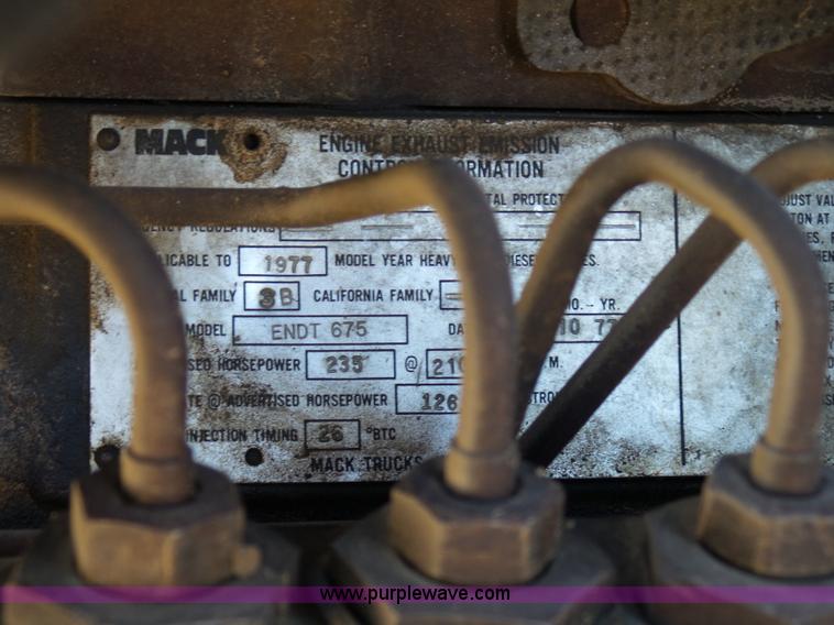 image for item J7327 1969 Mack R685 dump truck