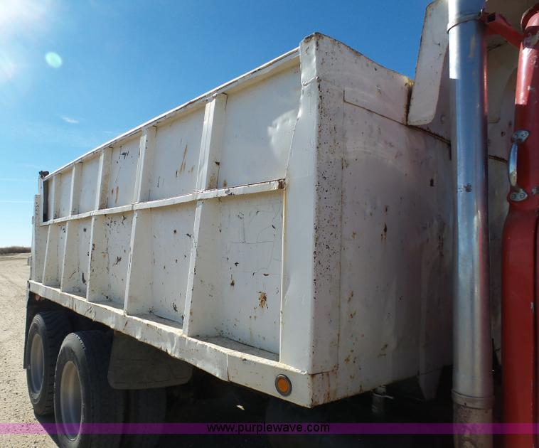 image for item J7327 1969 Mack R685 dump truck