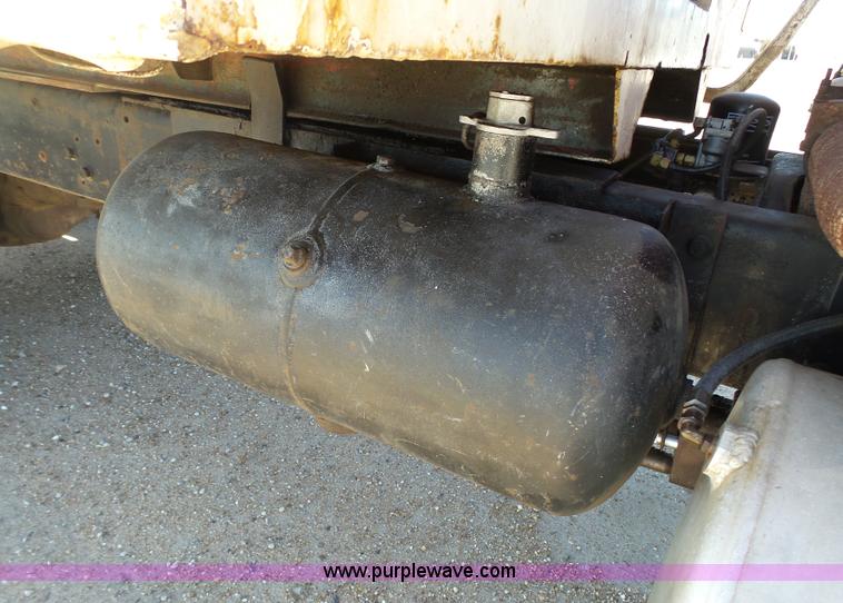 image for item J7327 1969 Mack R685 dump truck