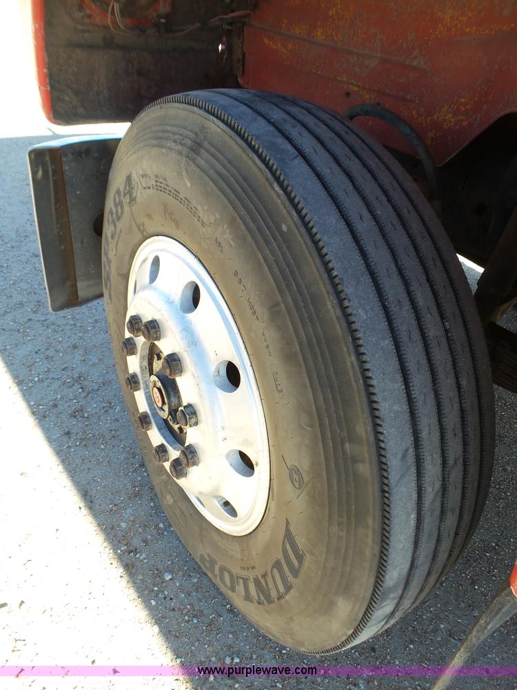 image for item J7327 1969 Mack R685 dump truck