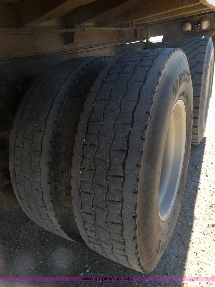 image for item J7327 1969 Mack R685 dump truck