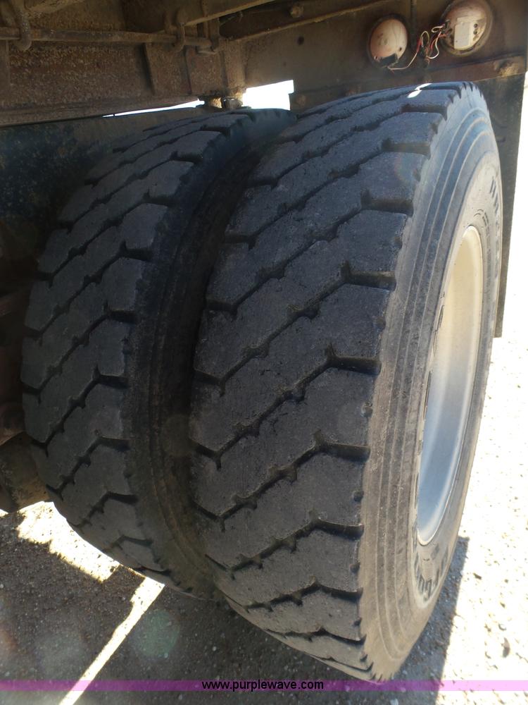 image for item J7327 1969 Mack R685 dump truck