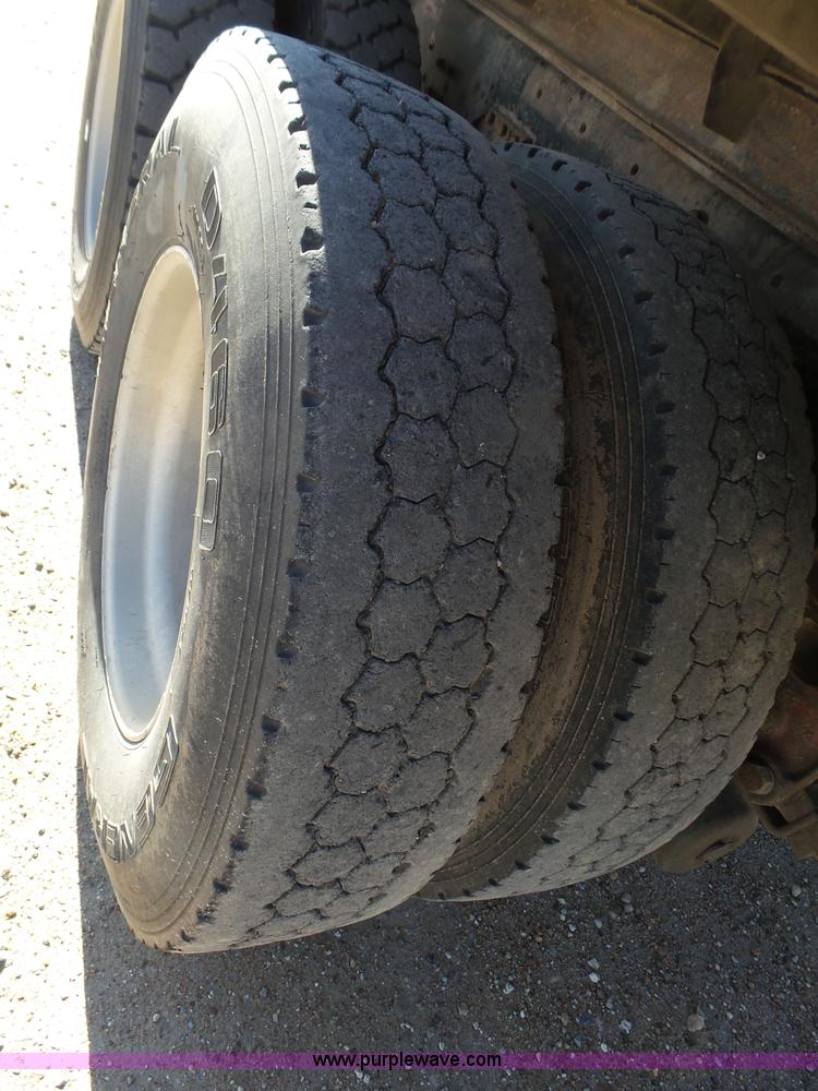 image for item J7327 1969 Mack R685 dump truck