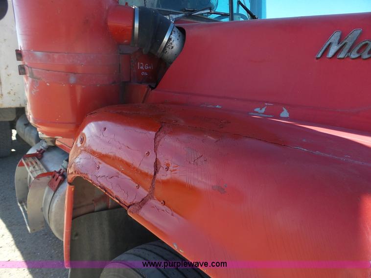 image for item J7327 1969 Mack R685 dump truck