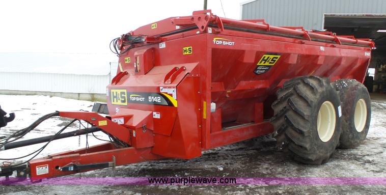 image for item J7441 2012 H&S Top Shot 5142 manure spreader